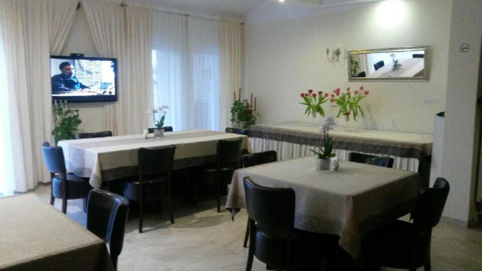 Jasminowy Gaj Bed & Breakfast Inowrocław Dış mekan fotoğraf
